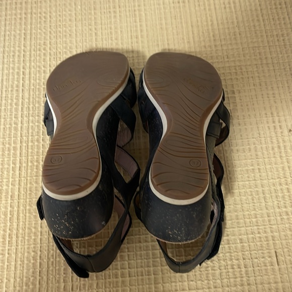 Dansko sandals.  Like new. Size 37. - Picture 3 of 5